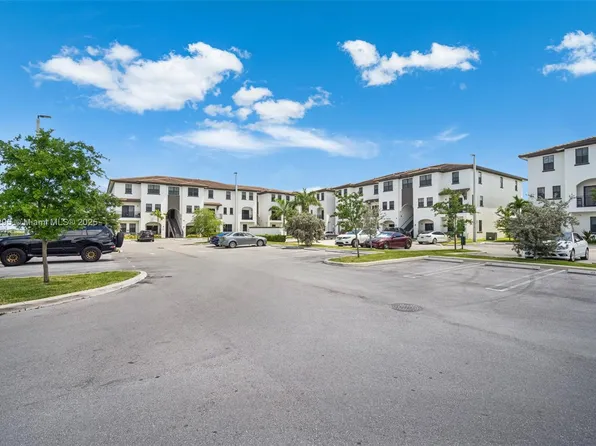 15500 SW 136th St #104, Miami, FL 33196