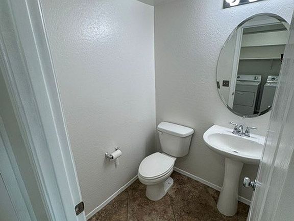 4th image of 1823 S Balboa Dr