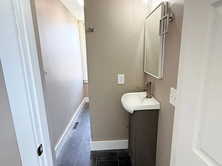 26 Merritt Ave — Photo 9