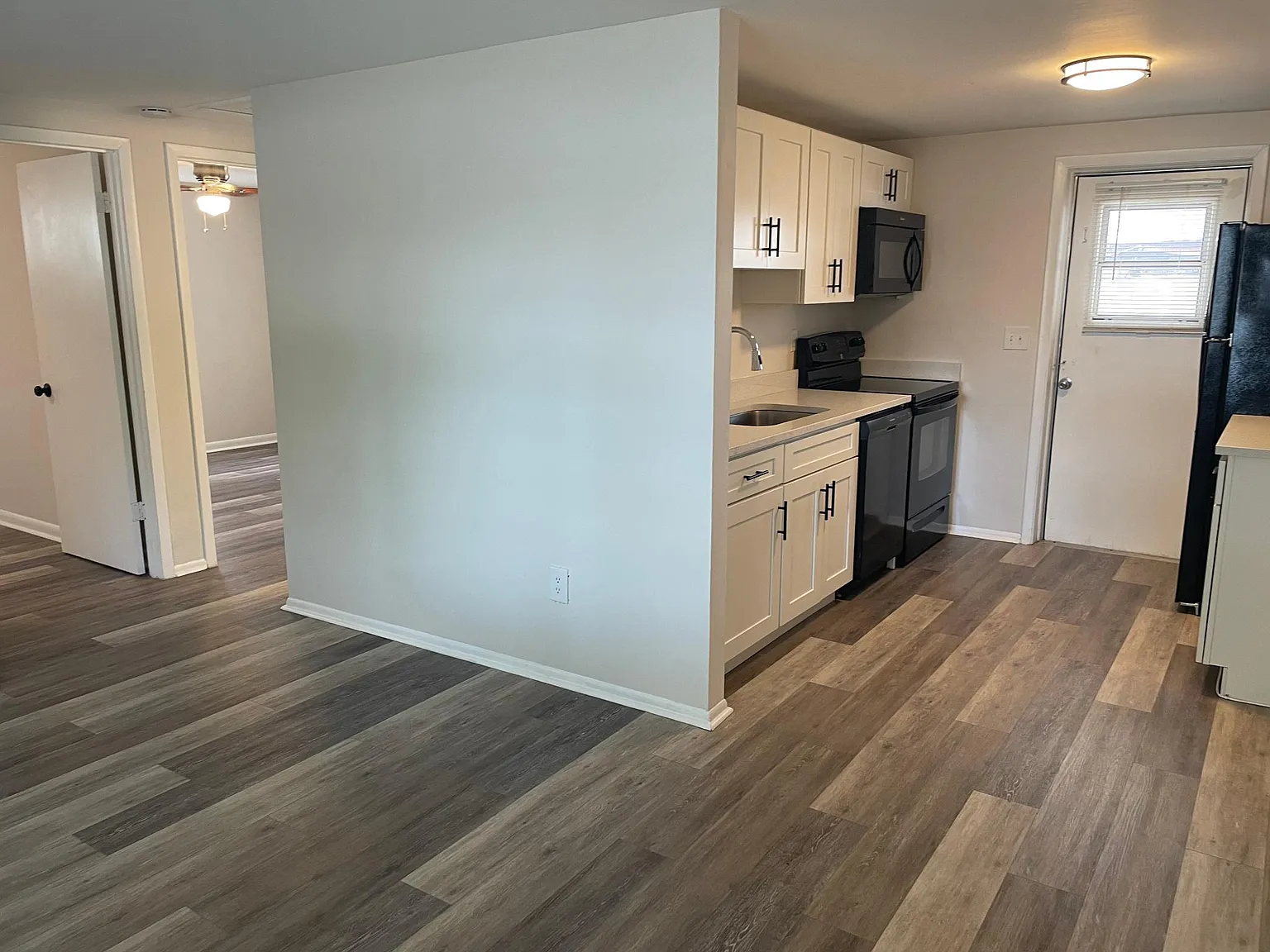 106 Mystic Lake Ter N — Photo 4