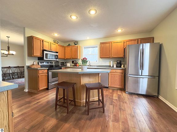 4th image of 5450 Millbrook Dr #1