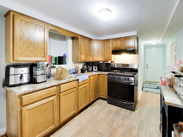 5057 W Dakin St #G — Photo 12