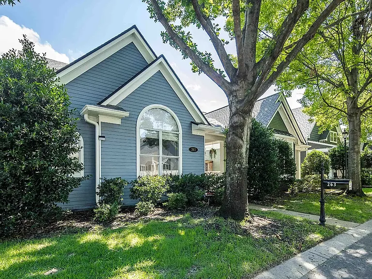 263 Island Village Dr — Photo 2
