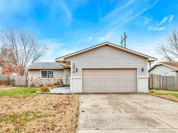 107 E North Point Dr, Derby, KS 67037
