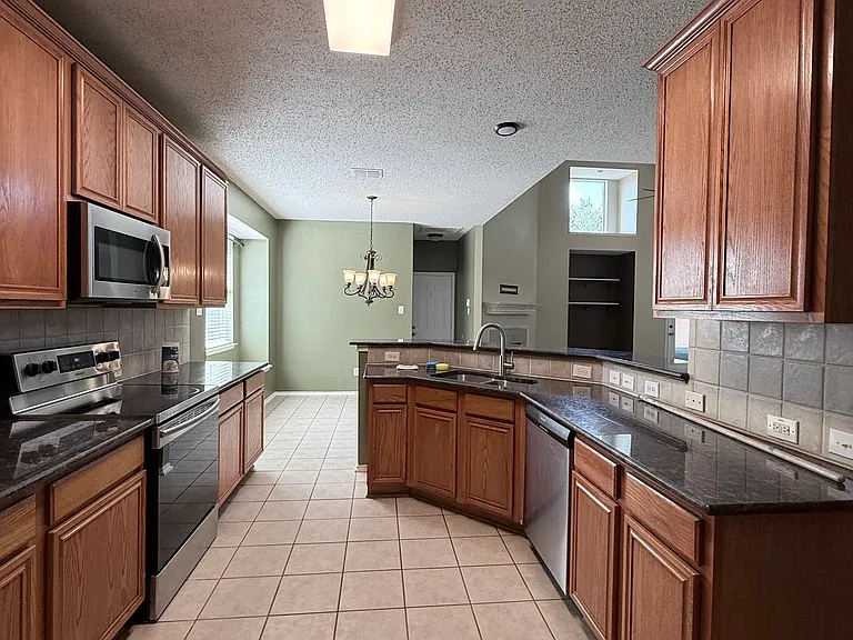 7172 Saint Augustine Dr — Photo 9