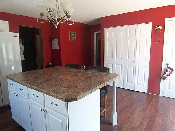 2nd image of 226 W Morton St