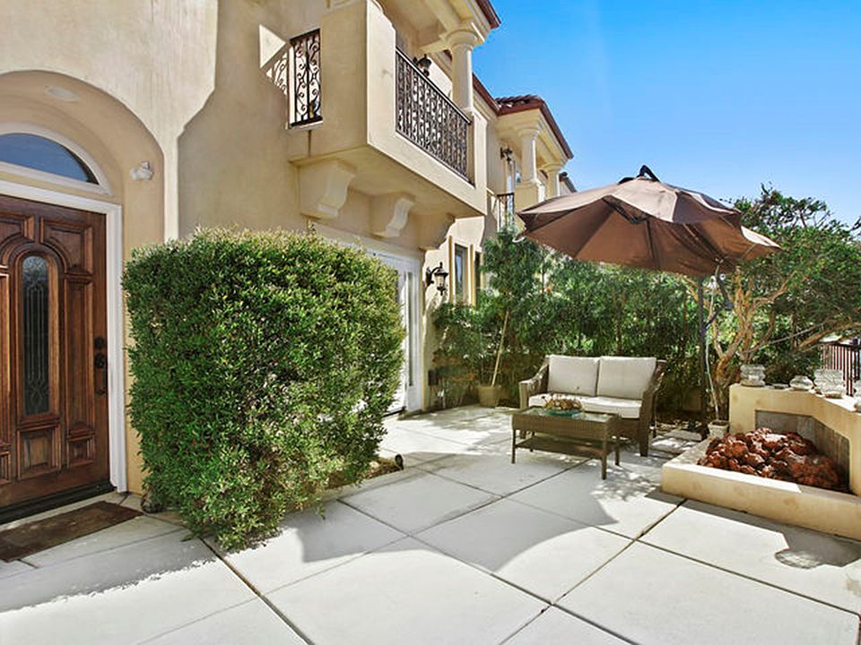 Front Patio with Firepit