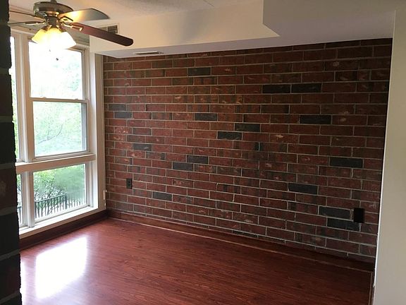 4th image of 122 E 32nd St #122