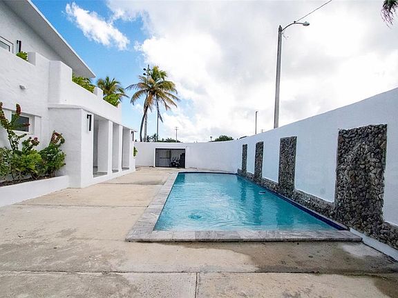 5th image of 2073 Cacique St