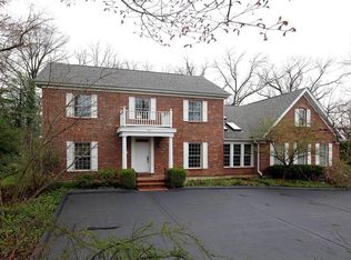 585 Dielman Rd, Saint Louis, MO 63132