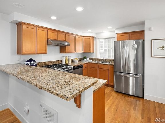 5th image of 12331 10th Pl NE APT C