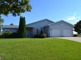 825 S Hubbard Ave, Litchfield, MN 55355
