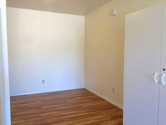 5th image of 304 Graceland Dr SE #C