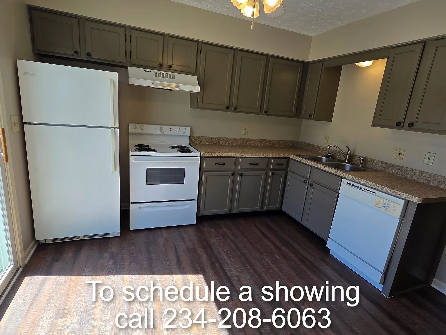 2 bed, 1.5 bath, 900 sqft, $1,295 — Photo 3
