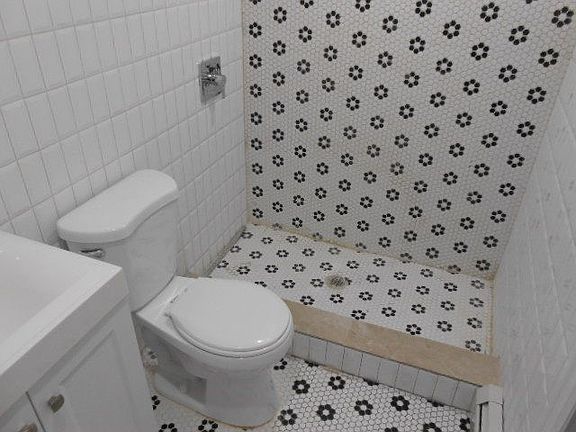 3rd image of 10930 143rd St
