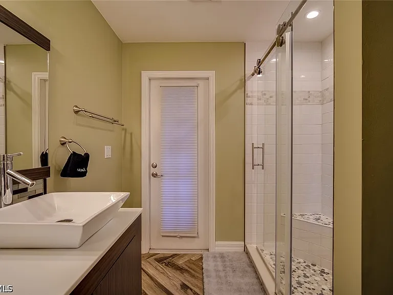 8831 Banyan Cove Cir — Photo 24