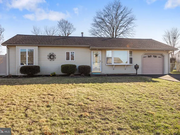 228 Tewksbury Rd, Fairless Hills, PA 19030