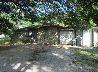 801 Pin Money St, Clute, TX 77531