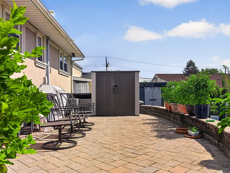 8 Coyles Ct — Photo 41