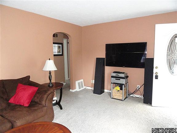 5th image of 3260 Wilson St