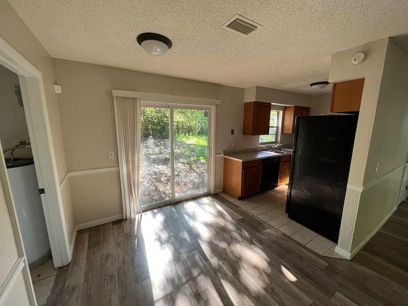 5th image of 3627 NE 11th Ter