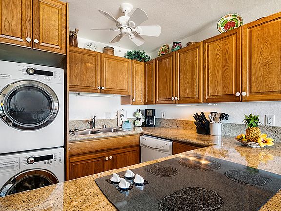 4th image of 75-6100 Alii Dr APT D24