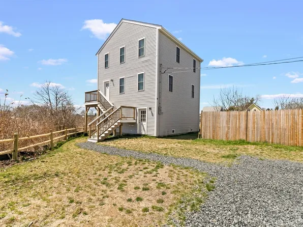 30 12th St, Onset, MA 02558