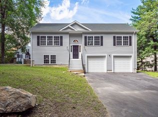 28 Lachapelle St, Worcester, MA 01604