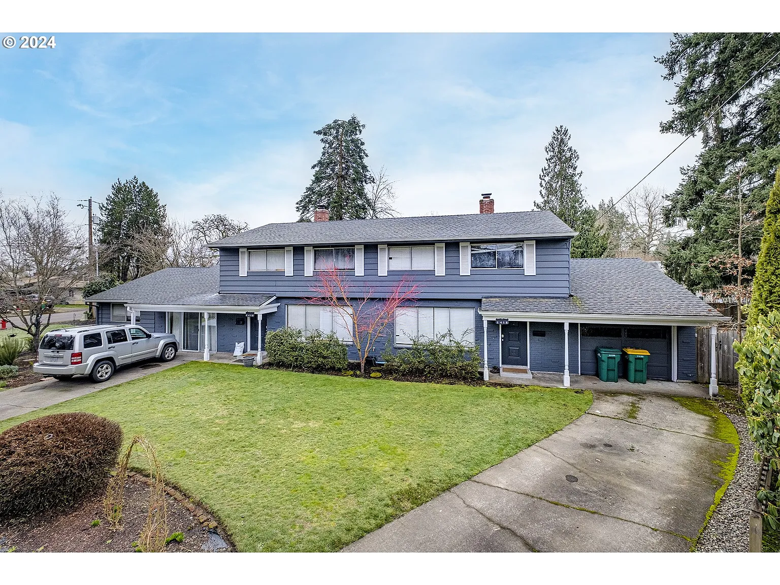 2418 Cedar Cir photo 1
