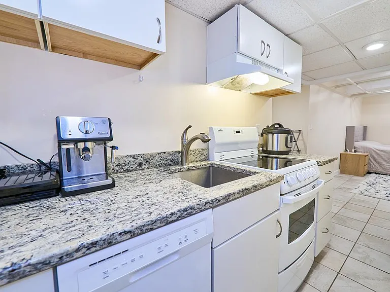 375 Broadway #B1 — Photo 8