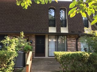 343 Park Ave APT 6E, Highland Park, IL