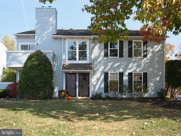 171 Shire Dr, New Hope, PA 18938