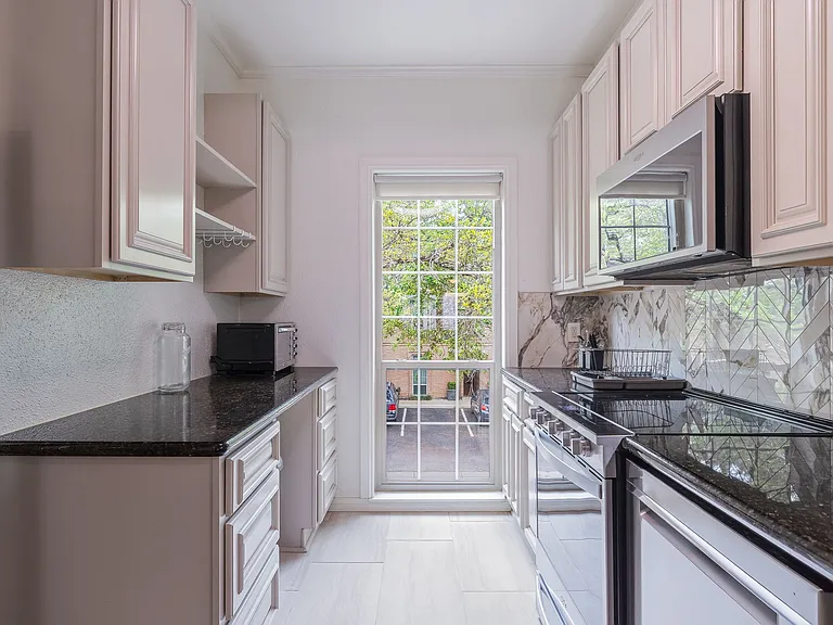 7711 Broadway St #3B — Photo 16