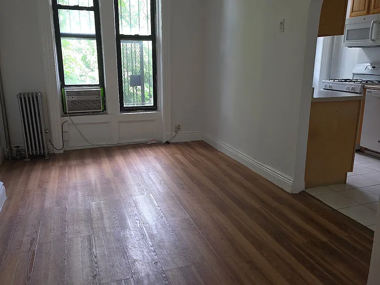 177 15th St #1 — Photo 8