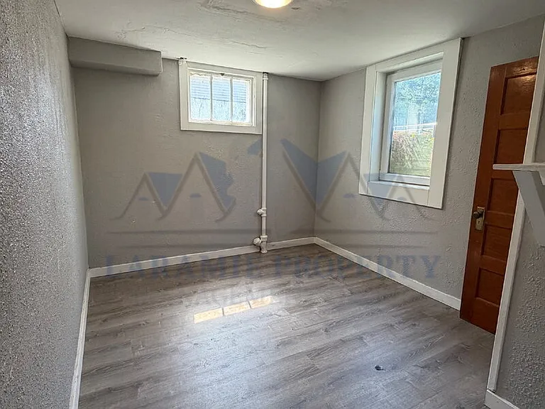 918 E Gibbon St — Photo 10