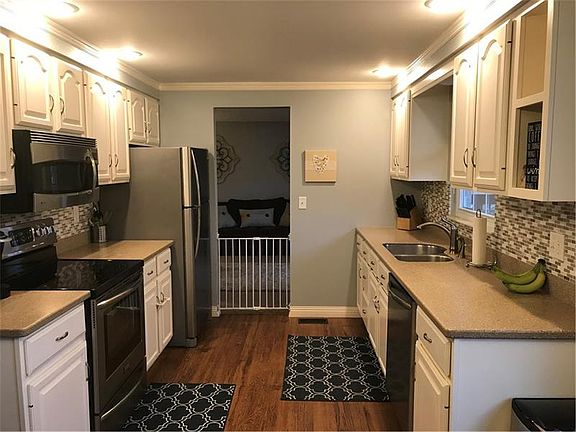 5th image of 504 Rywood Ct