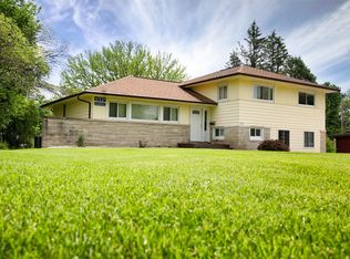 1529 Division St, Charleston, IL 61920