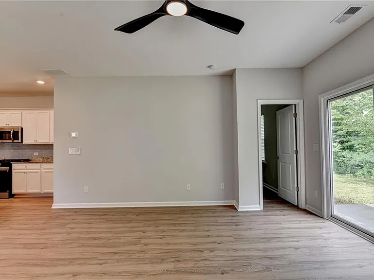 175 Grey Falcon Ave — Photo 7