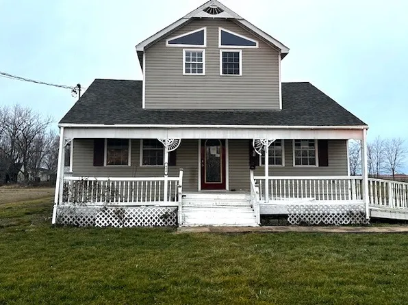 408 S Vine St, Stewardson, IL 62463