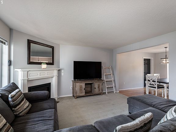 4th image of 550 Skookum Ct