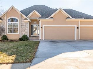 7403 N Sycamore Ave, Kansas City, MO 64158