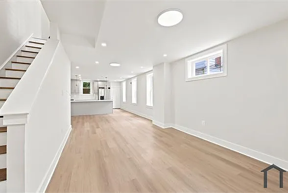6211 Larchwood Ave — Photo 5
