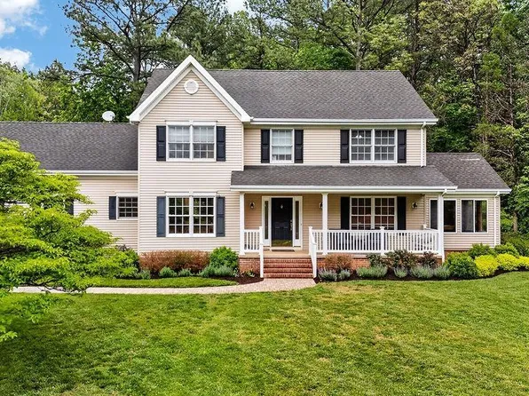 1300 W Leigh Dr, Charlottesville, VA 22901