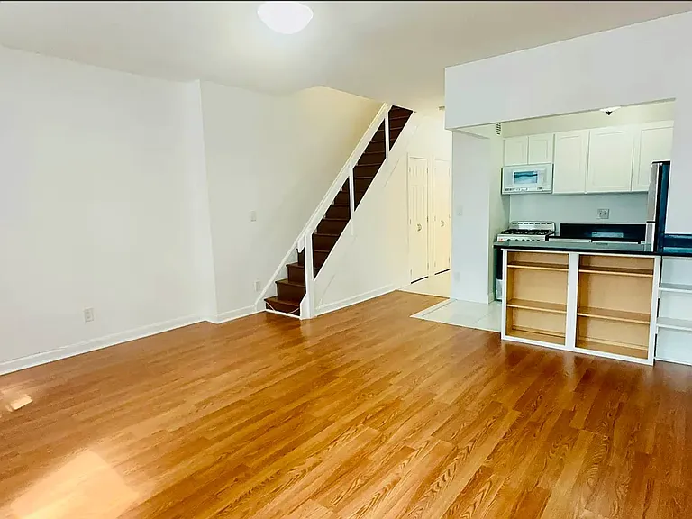 305 E 95th St #6E — Photo 17