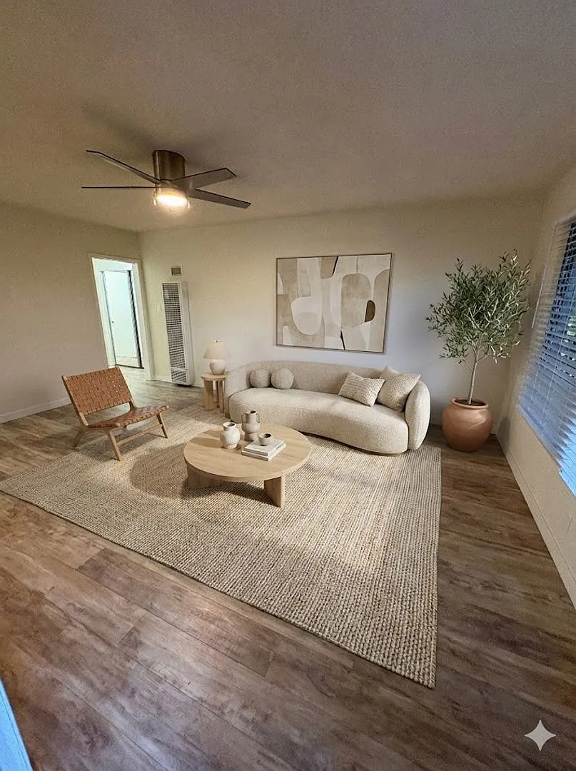 4714 Slauson Ave — Photo 1