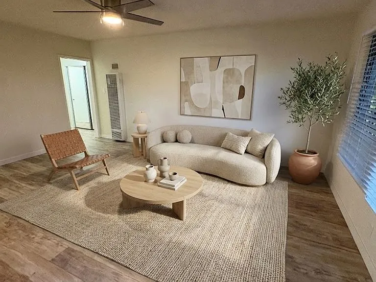 4714 Slauson Ave — Photo 1