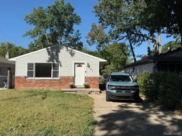 6145 N Dowling St, Westland, MI 48185