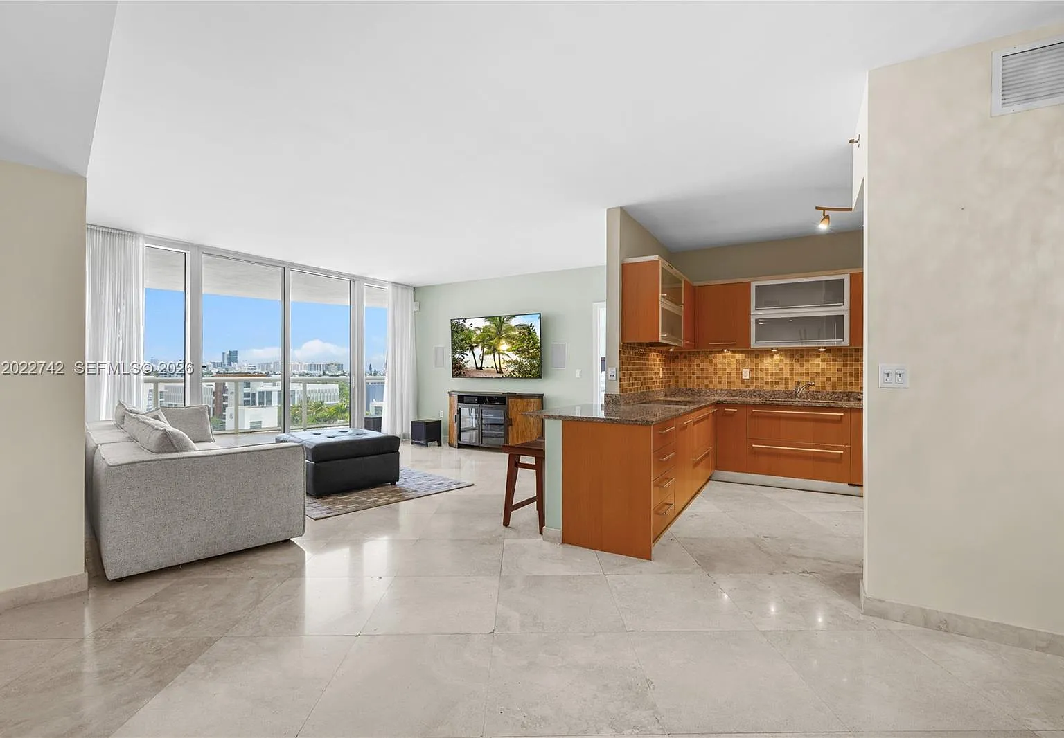 2 bed, 1658 sqft, $9,200 — Photo 1