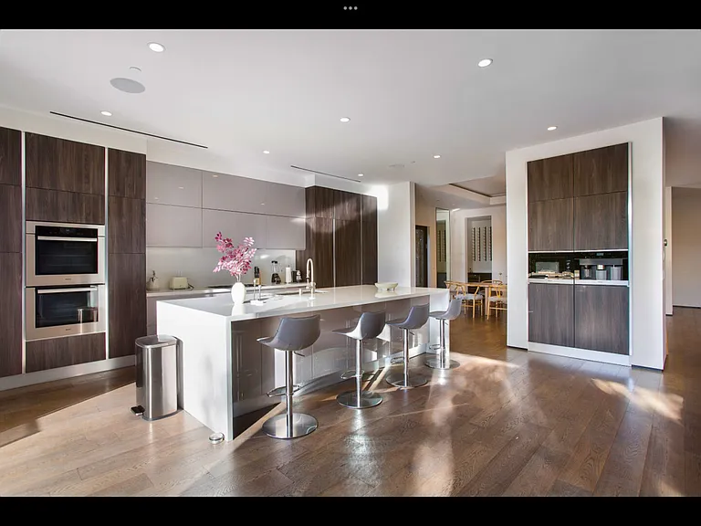 N Gardner St — Photo 14