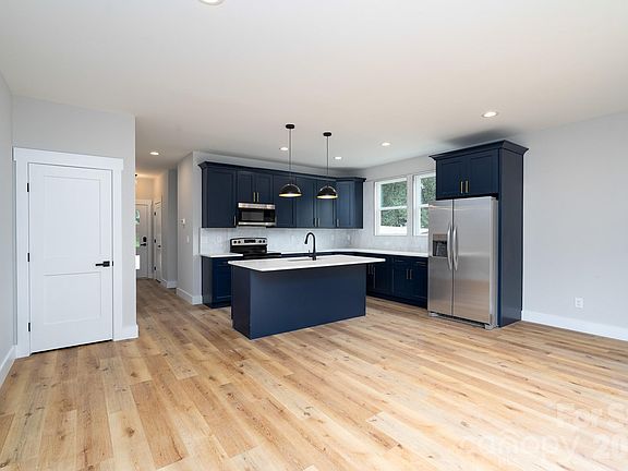 2nd image of 733 Irene Ave